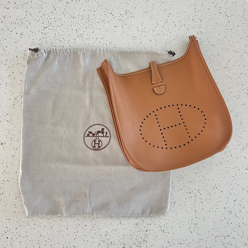Evelyne III PM Gold Clemence Bag w/ Silver Hardware - Picture 16 of 16